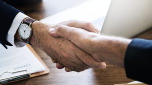 En búsqueda de la comercializadora apropiada